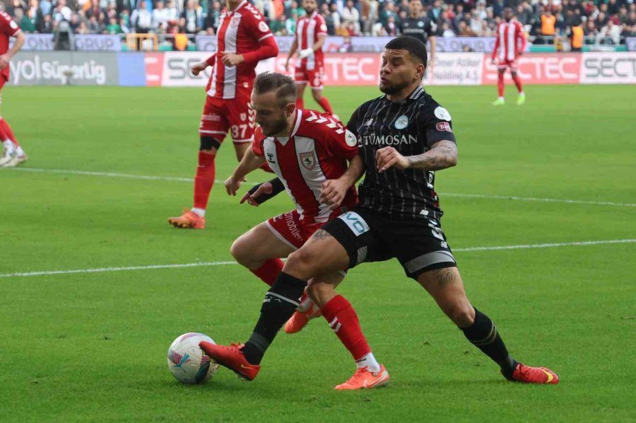 Trendyol Süper Lig: Konyaspor: 1 - Samsunspor: 0 (ilk Yarı)