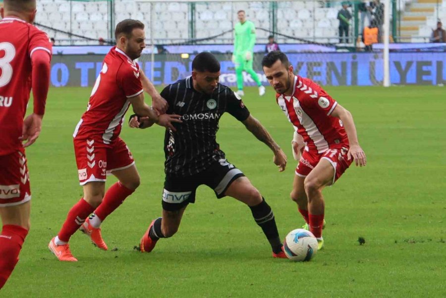 Trendyol Süper Lig: Konyaspor: 1 - Samsunspor: 0 (ilk Yarı)