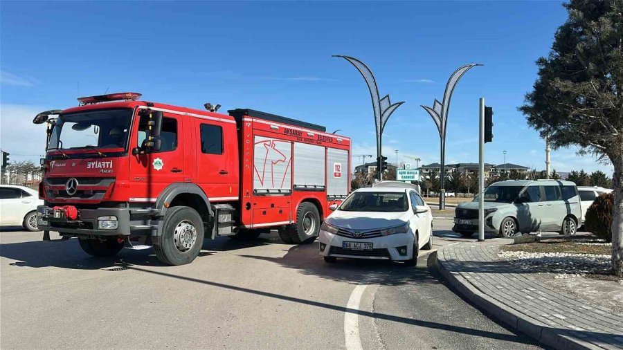 Aksaray’da Hafif Ticari Araç İle Otomobil Çarpıştı: 1 Yaralı