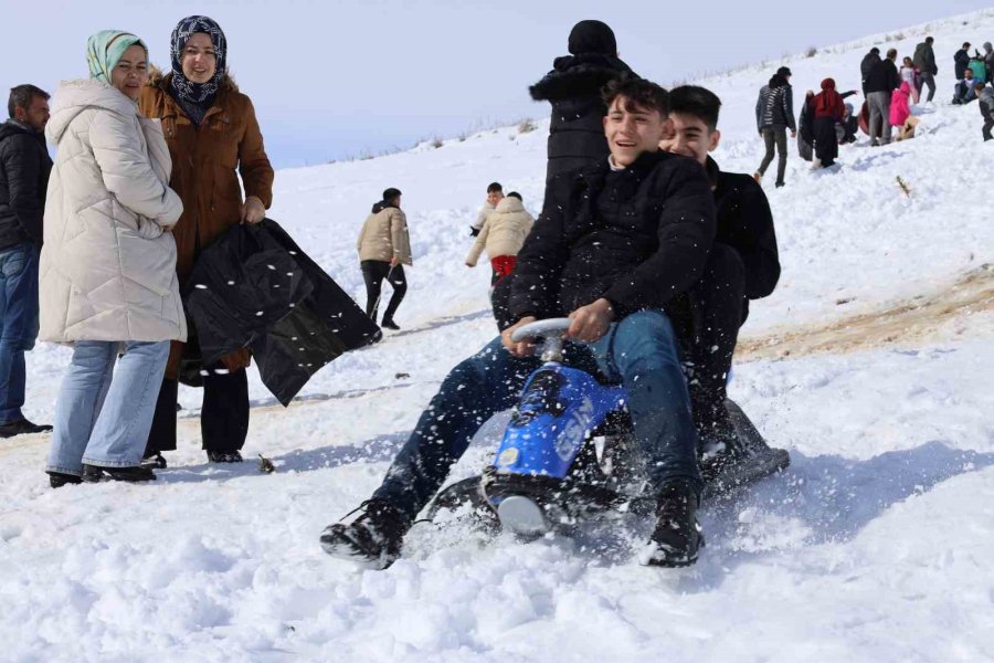 Yahyalı’da Kar Şenliği Coşkusu