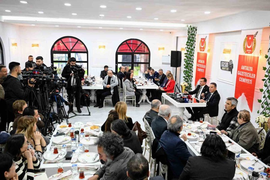 Muhittin Böcek: "antalya’ya Teleferiği Yeniden Kazandıracağız"