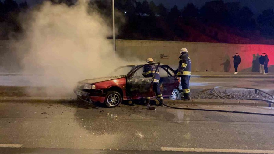 Yakıt Aldıktan Hemen Sonra Tutuşan Aracından Atladı, Canını Zor Kurtardı