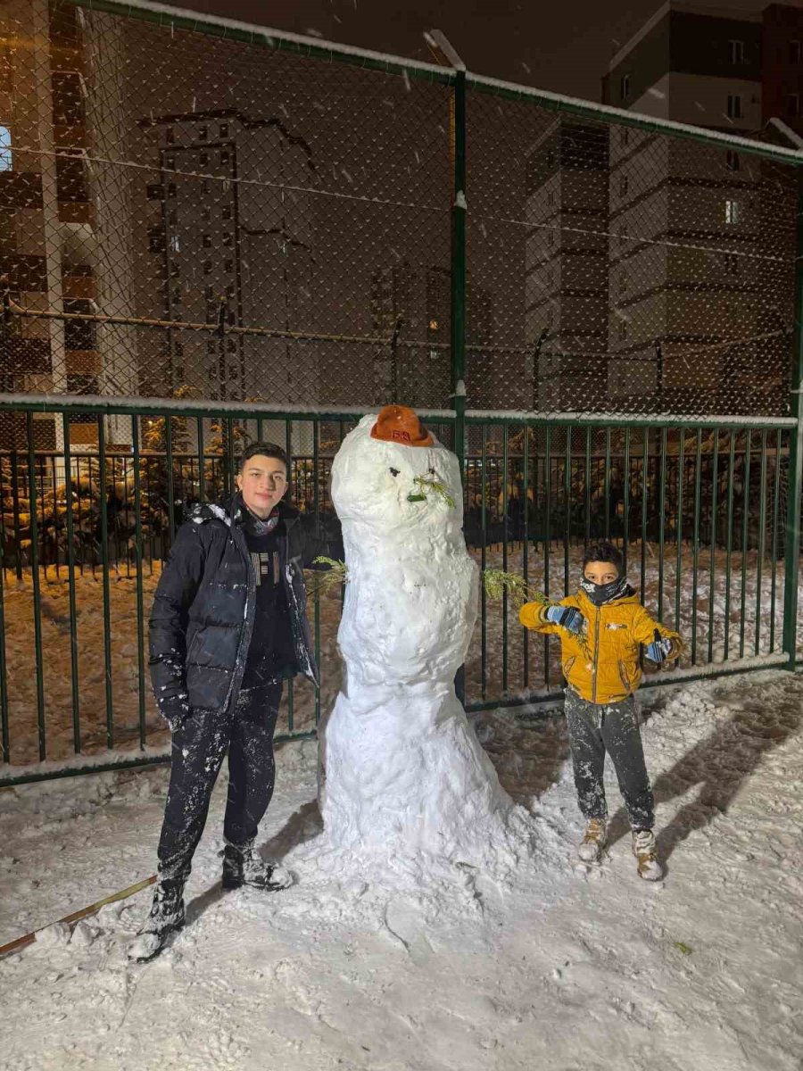 Kardan Adamının Yıkıldığını Gördü, Cenaze Namazına Durdu