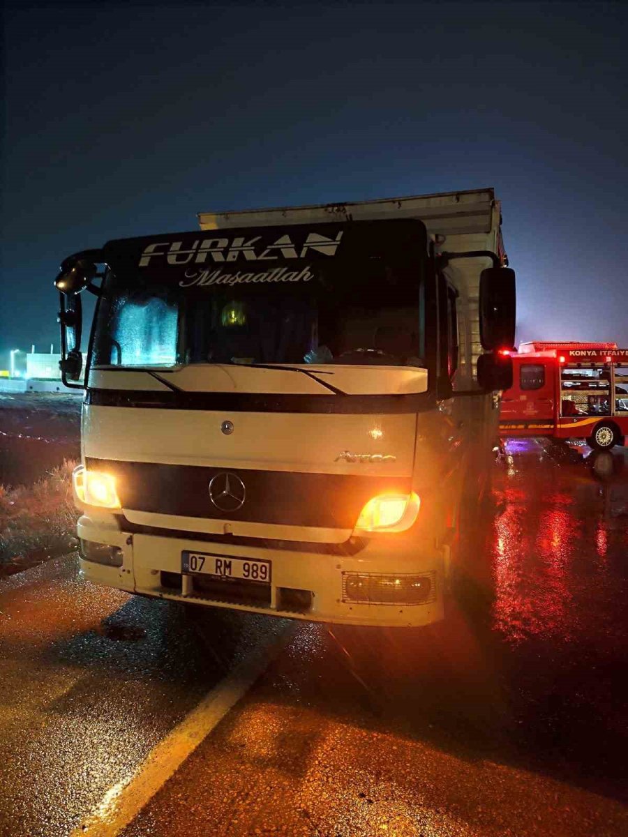 Konya’da Kamyona Çarpan Otomobilin Sürücüsü Öldü