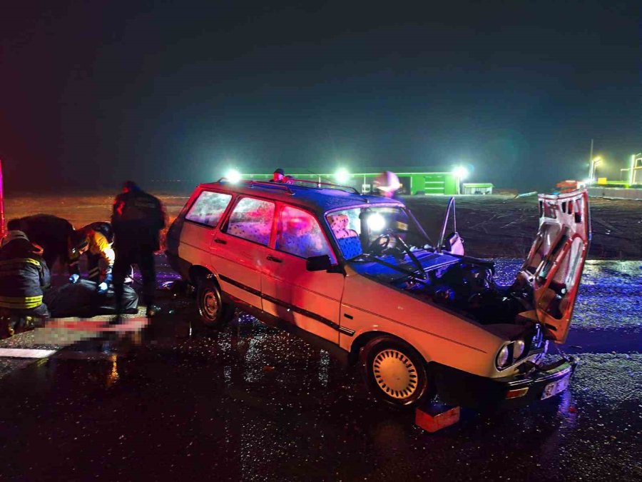 Konya’da Kamyona Çarpan Otomobilin Sürücüsü Öldü