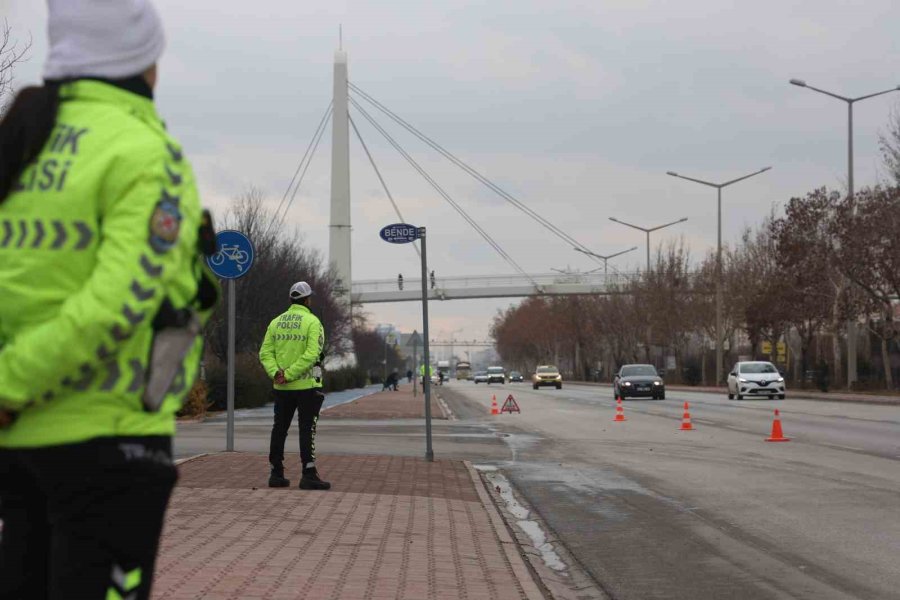 Ceza Yiyen Sürücü Değil Yayalar Oldu, Bahaneleri İse Pes Dedirtti