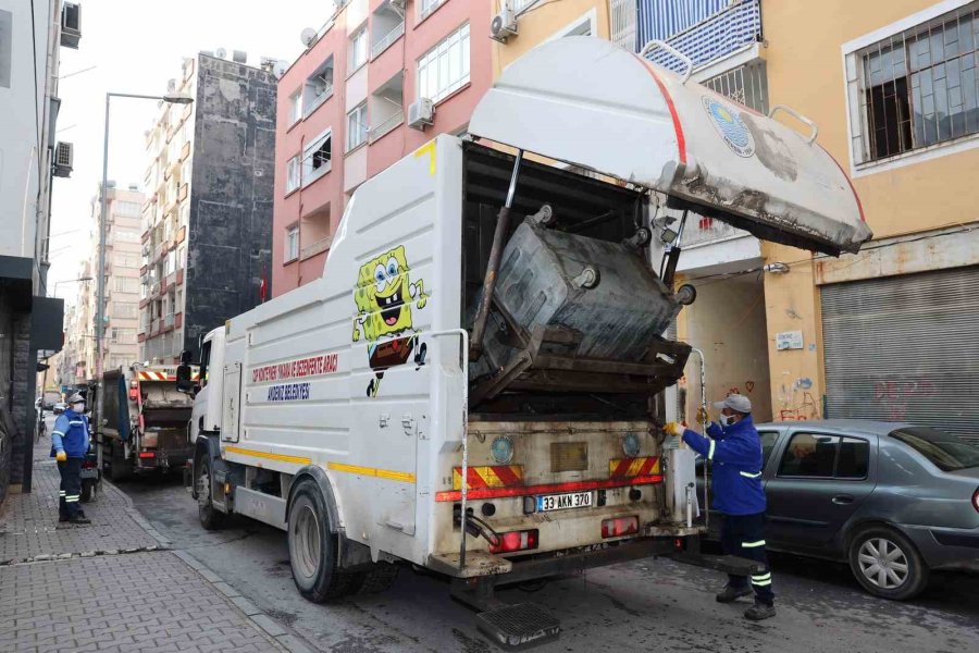 Akdeniz’de Çöp Konteynerleri Yıkanıyor