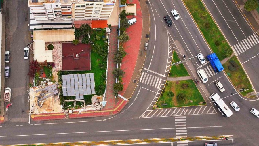 Alanya’da Park Alanını İşgal Eden Restoran Kaldırıldı