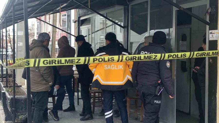 Karaman’da Kıraathanede Rahatsızlanan Şahıs Öldü