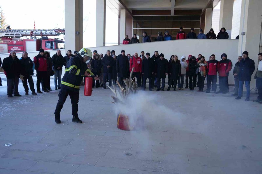 Niğde’de "afet Sonrası Psikolojik İyileşme Ve Toplumsal Dayanışma" Etkinliği