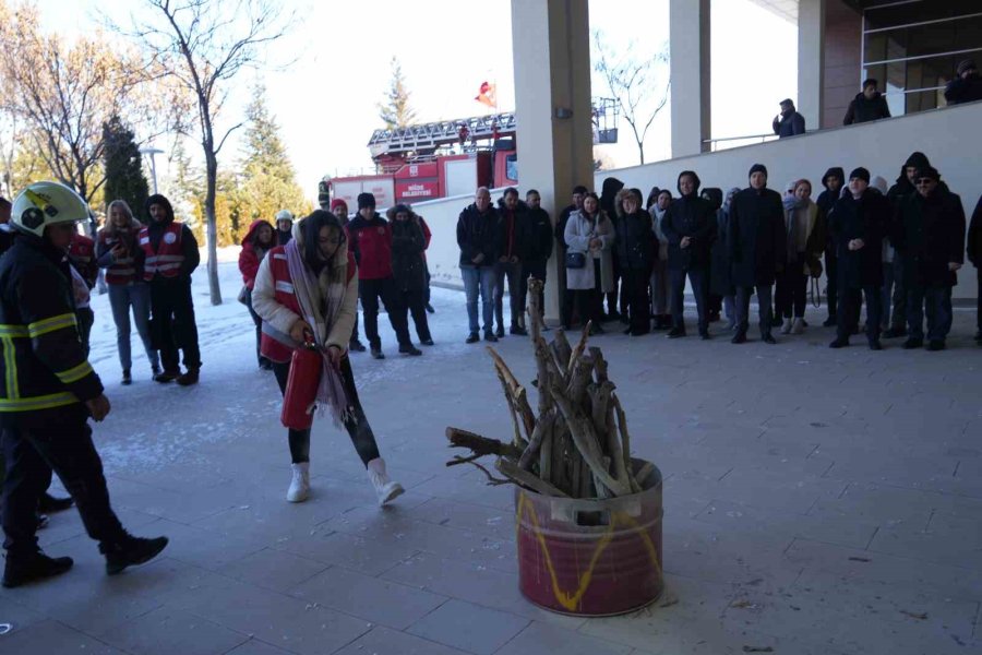 Niğde’de "afet Sonrası Psikolojik İyileşme Ve Toplumsal Dayanışma" Etkinliği