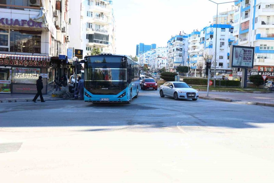 Halk Otobüsleri İçin Özel Şerit Uygulamasında 2. Etaba Geçildi