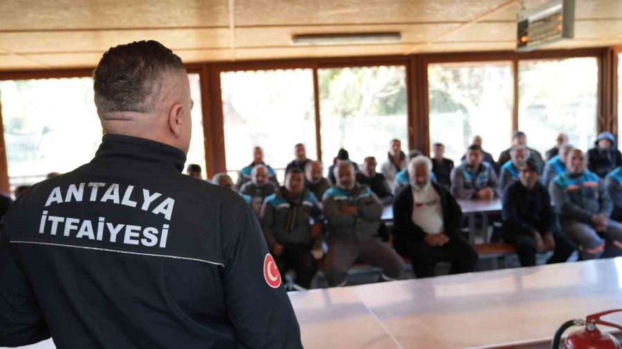 Alanya’da Arazöz Sürücülerine Yangın Eğitimi Verildi