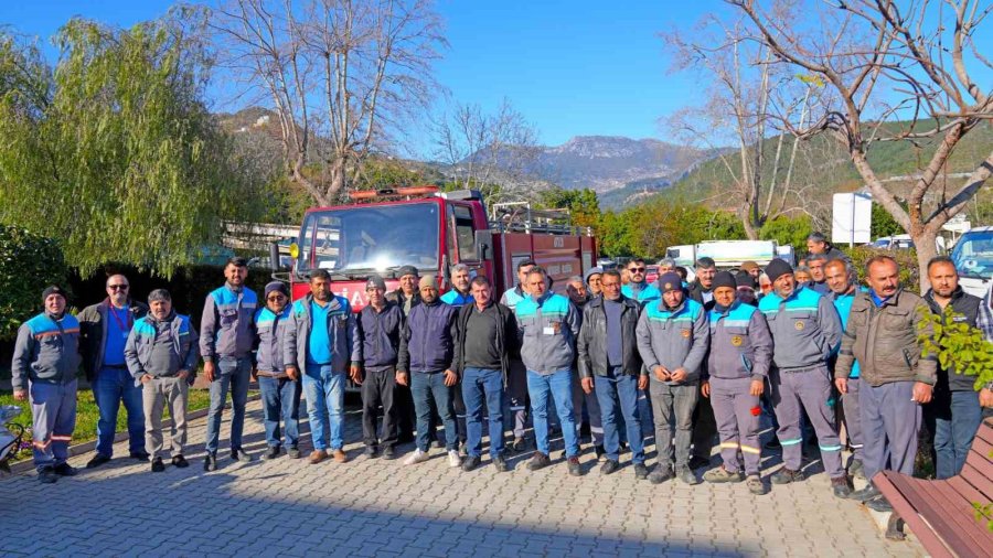 Alanya’da Arazöz Sürücülerine Yangın Eğitimi Verildi