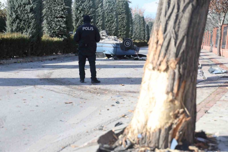 50 Günde 5 Trafik Cezası Yiyen Sürücünün Kullandığı Tofaş Takla Attı: 2 Yaralı