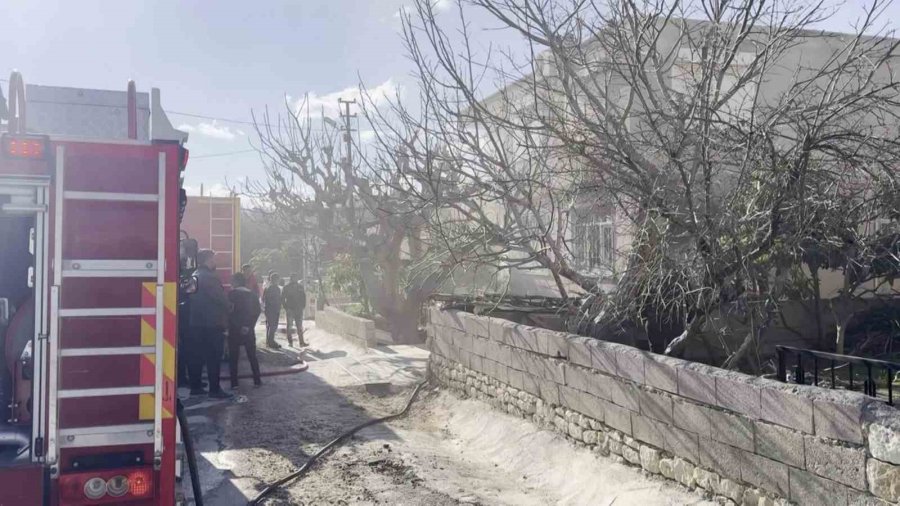 Mersin’de Evde Çıkan Yangın Korkuttu