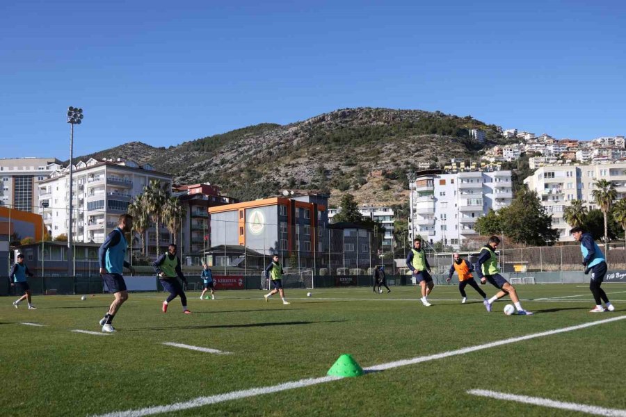 Alanyaspor, Adana Demirspor Maçı Hazırlıklarını Tamamladı