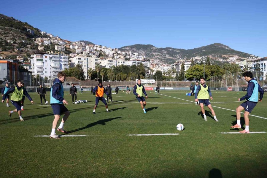 Alanyaspor, Adana Demirspor Maçı Hazırlıklarını Tamamladı