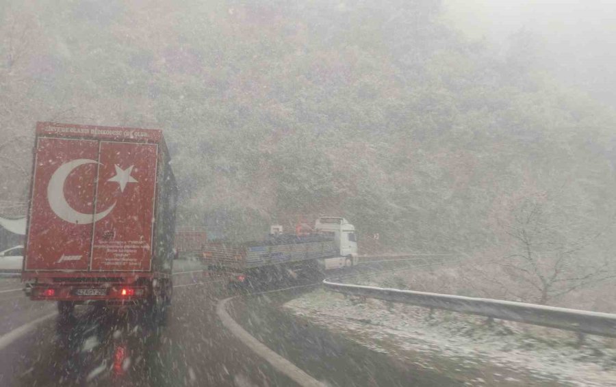 Mersin-antalya Arasında Lapa Lapa Kar Yağdı