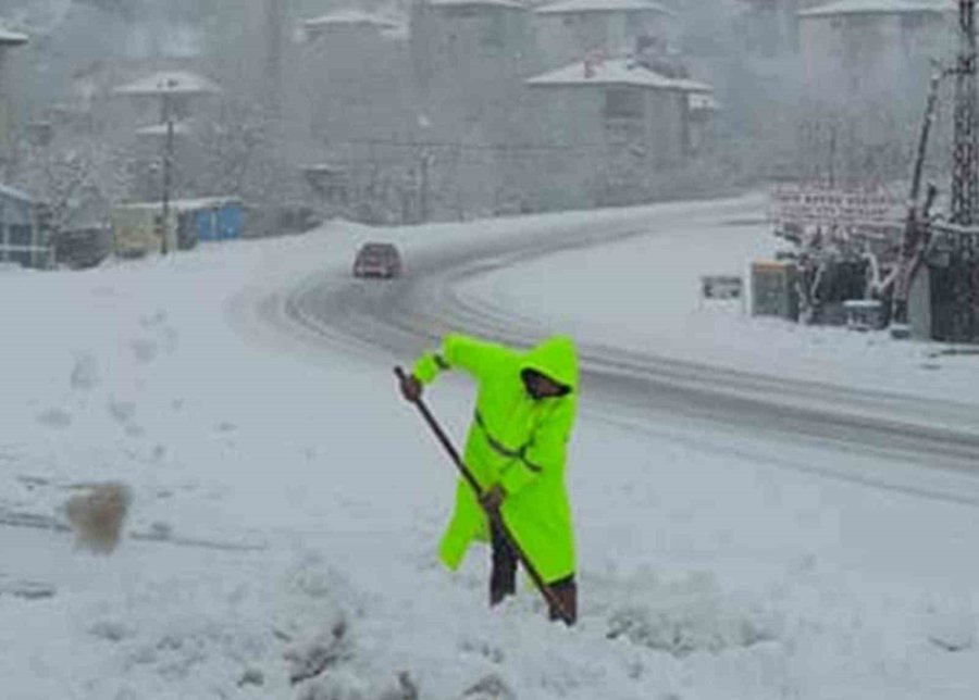 Mut Sertavul Geçidi’nde Zincirsiz Araçların Geçişine İzin Verilmiyor