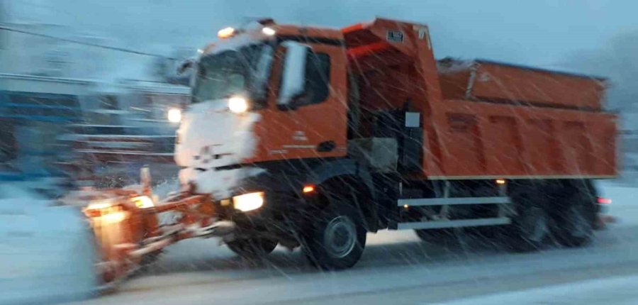 Mut Sertavul Geçidi’nde Zincirsiz Araçların Geçişine İzin Verilmiyor