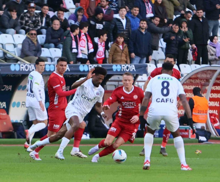 Trendyol Süper Lig: Antalyaspor: 2 - Kasımpaşa: 0 (ilk Yarı)