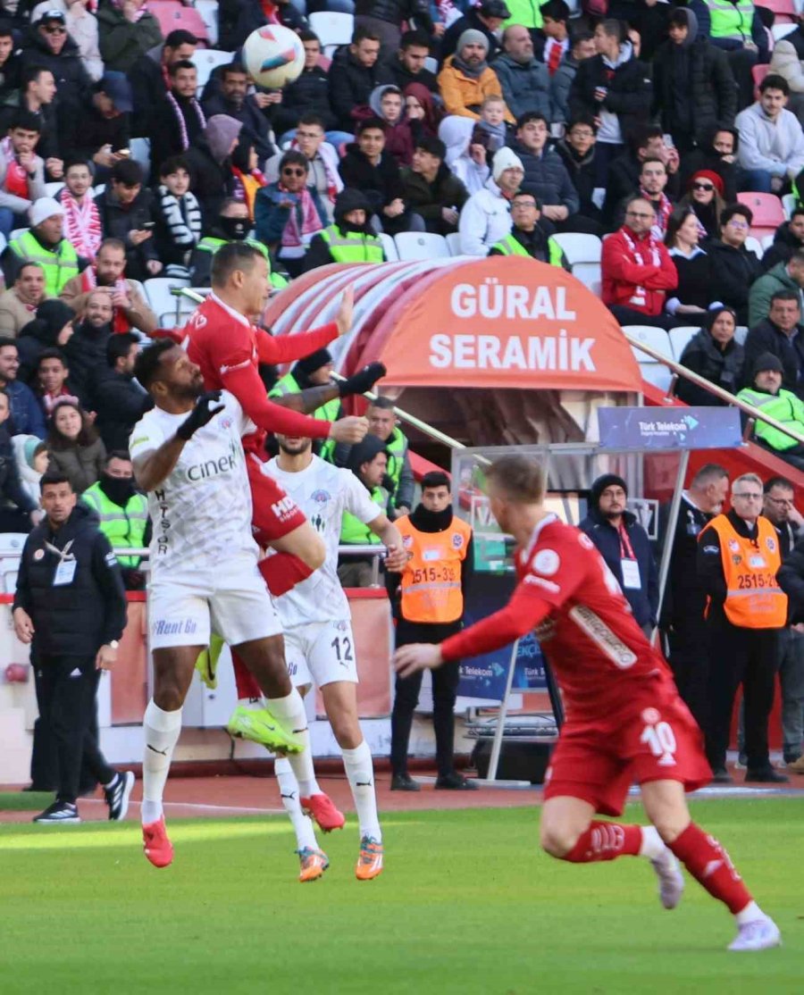 Trendyol Süper Lig: Antalyaspor: 2 - Kasımpaşa: 0 (ilk Yarı)