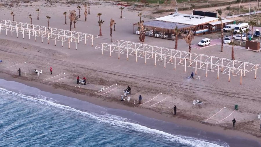 Antalya’da Kıyıdan Balık Yakalama Turnuvası