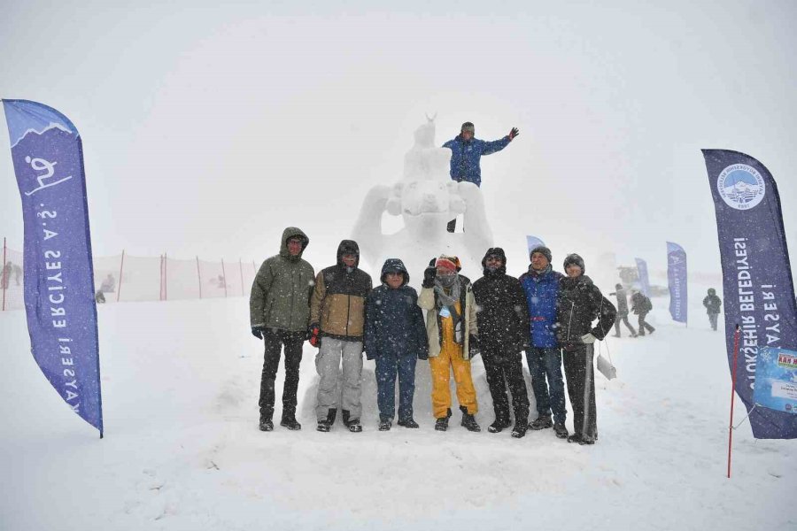 Erciyes’in Karı Sanat Eserine Dönüştü