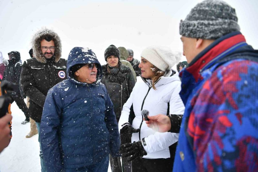 Erciyes’in Karı Sanat Eserine Dönüştü