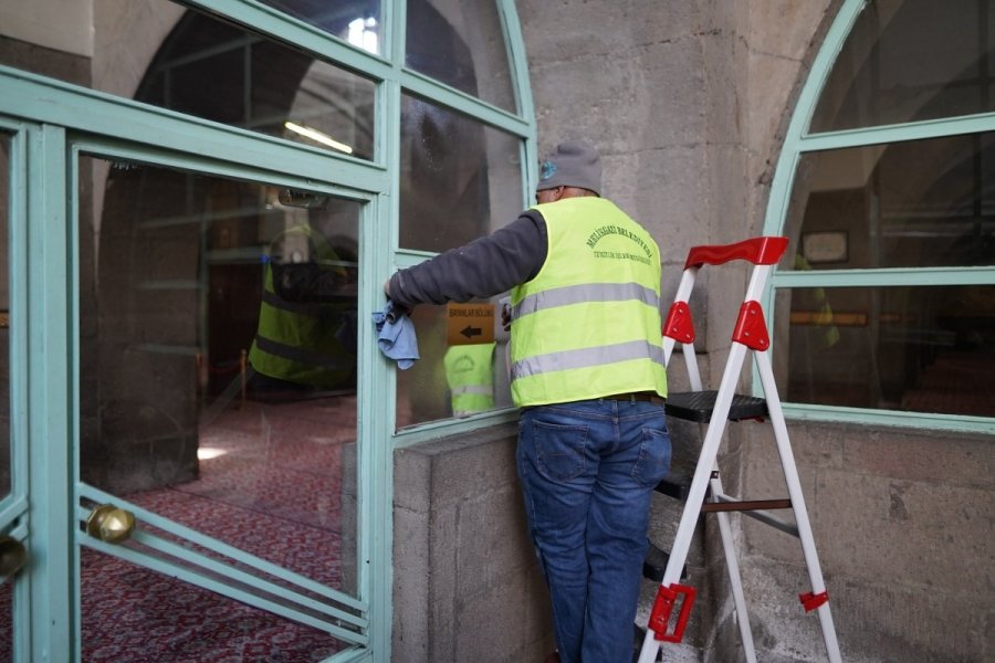 Melikgazi, Ramazan Ayı Öncesi Camilerde Temizlik Yaptı