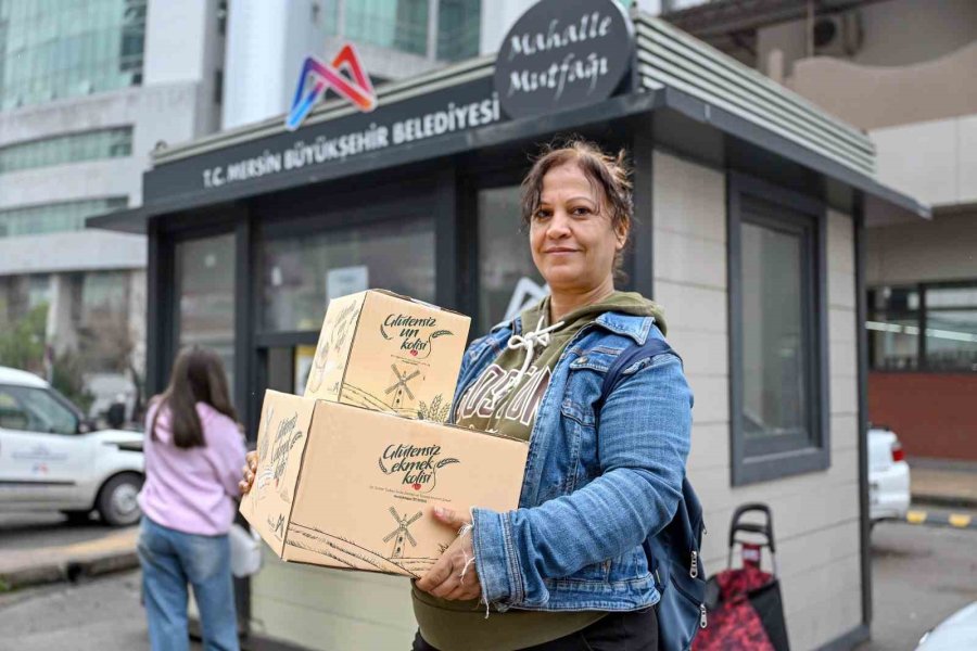 Mersin Büyükşehir Belediyesi, İhtiyaç Sahiplerine Desteğini Sürdürüyor