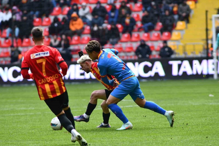 Trendyol Süper Lig: Kayserispor: 1 - Göztepe: 0 (ilk Yarı)