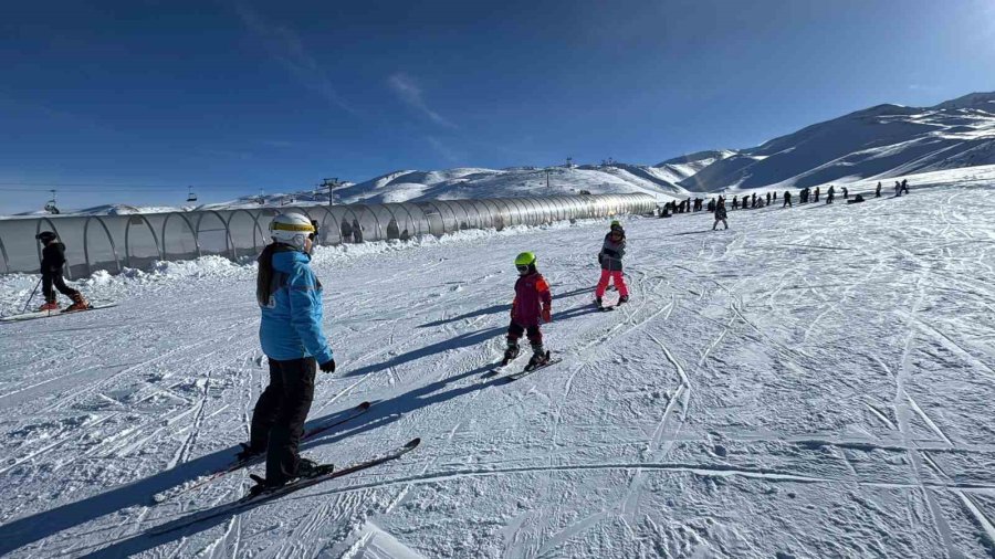 İngiliz Turistlerden Erciyes’e Akın