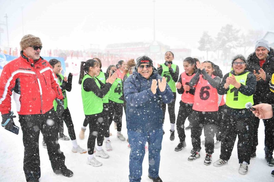 Kar Hentbol Şampiyonası, Türkiye’de İlk Kez Erciyes’te Yapıldı