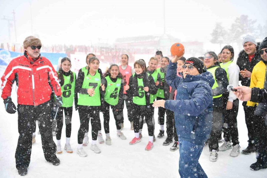 Kar Hentbol Şampiyonası, Türkiye’de İlk Kez Erciyes’te Yapıldı