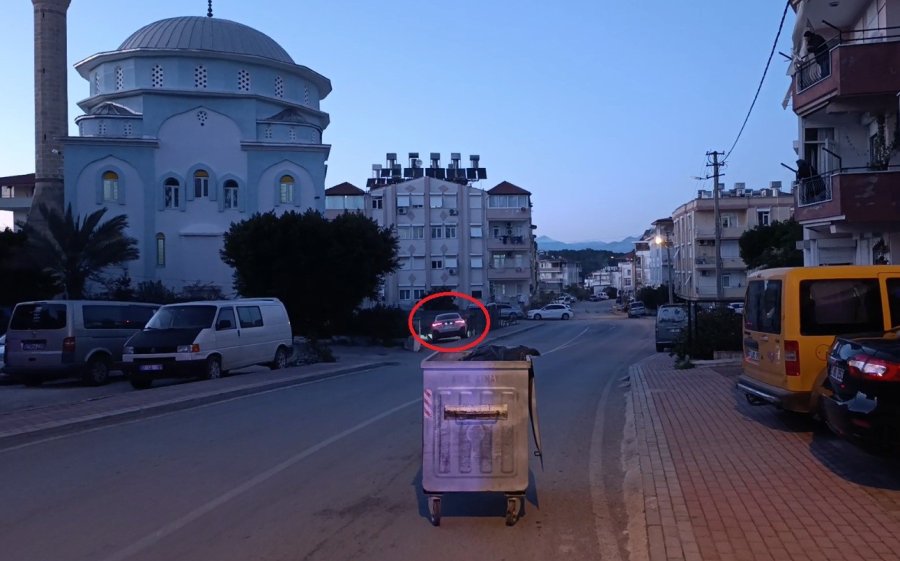 Uyuşturucu Etkisinde Otomobilde Sızdı, Karşısında Polisleri Görüp Gaza Basınca Ortalığı Savaş Alanına Döndürdü