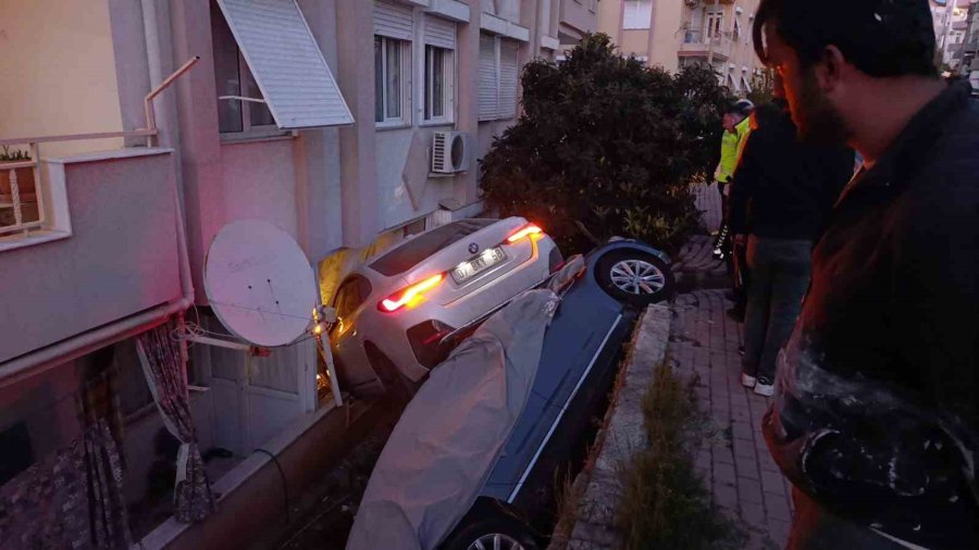 Uyuşturucu Etkisinde Otomobilde Sızdı, Karşısında Polisleri Görüp Gaza Basınca Ortalığı Savaş Alanına Döndürdü