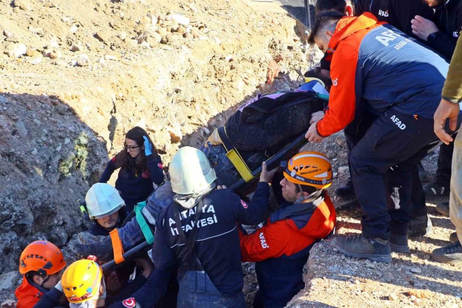 Toprak Altında Kalan İşçi İçin Seferber Oldular