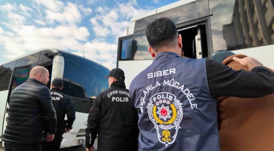 2 Bin 560 Banka Hesabı İncelendi Yasa Dışı Bahis Çetesi Çökertildi: 13 Tutuklama