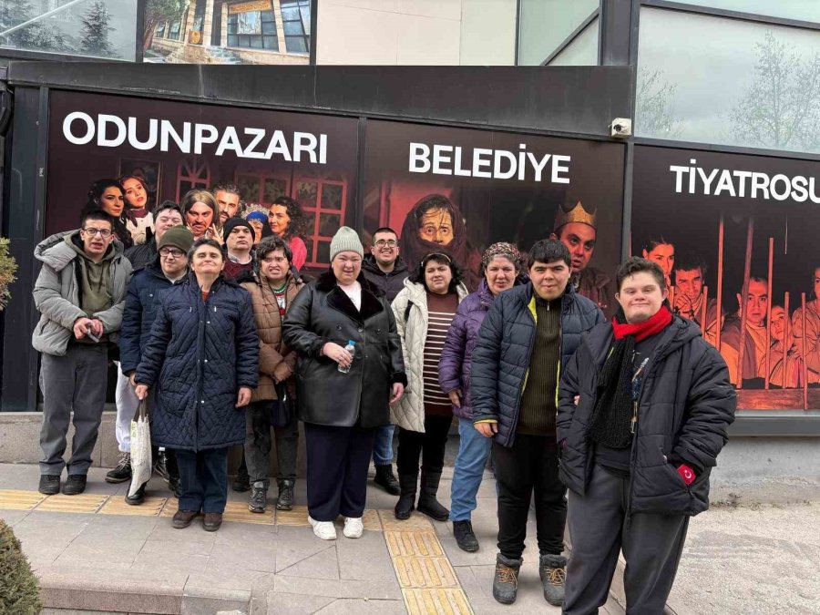 Engelsiz Kültür Ve Sanat Merkezi Öğrencileri "farklılıklar Gezegeni" İle Sanatla Buluştu