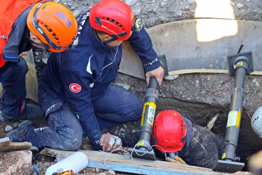 Toprak Altında Kalan İşçi İçin Seferber Oldular