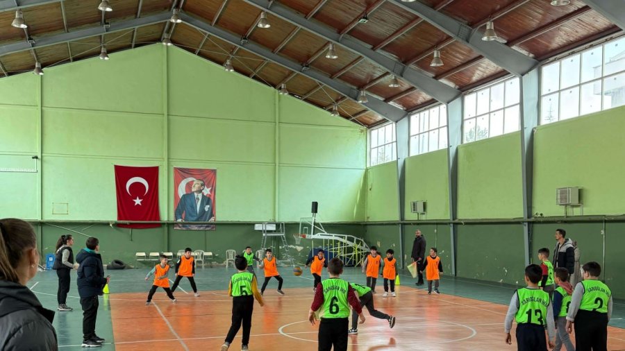 Bozkır’da Geleneksel Çocuk Oyunları’nın Finali Yapıldı