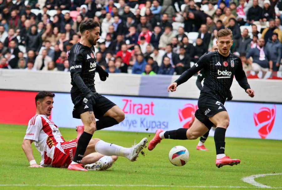 Ziraat Türkiye Kupası: Antalyaspor: 0 - Beşiktaş: 1 (ilk Yarı)