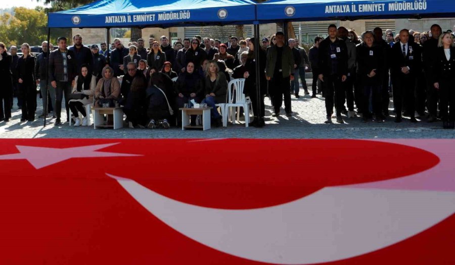 Kalp Krizi Sonucu Hayatını Kaybeden Polis Memuru Son Yolculuğuna Uğurlandı