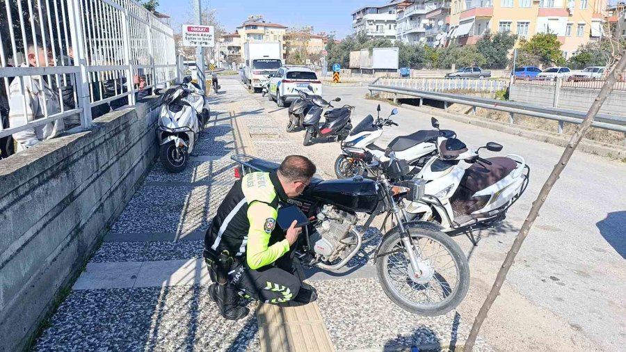 Antalya’da 11 Plakasız Motosiklete 132 Bin 513 Tl Para Cezası