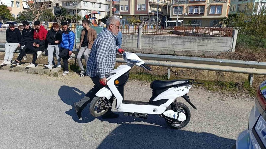 Antalya’da 11 Plakasız Motosiklete 132 Bin 513 Tl Para Cezası