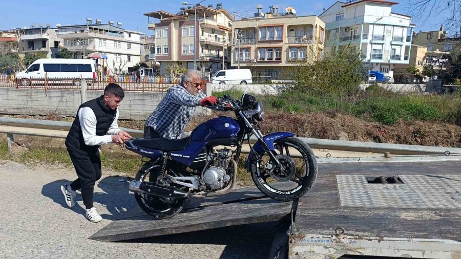 Antalya’da 11 Plakasız Motosiklete 132 Bin 513 Tl Para Cezası