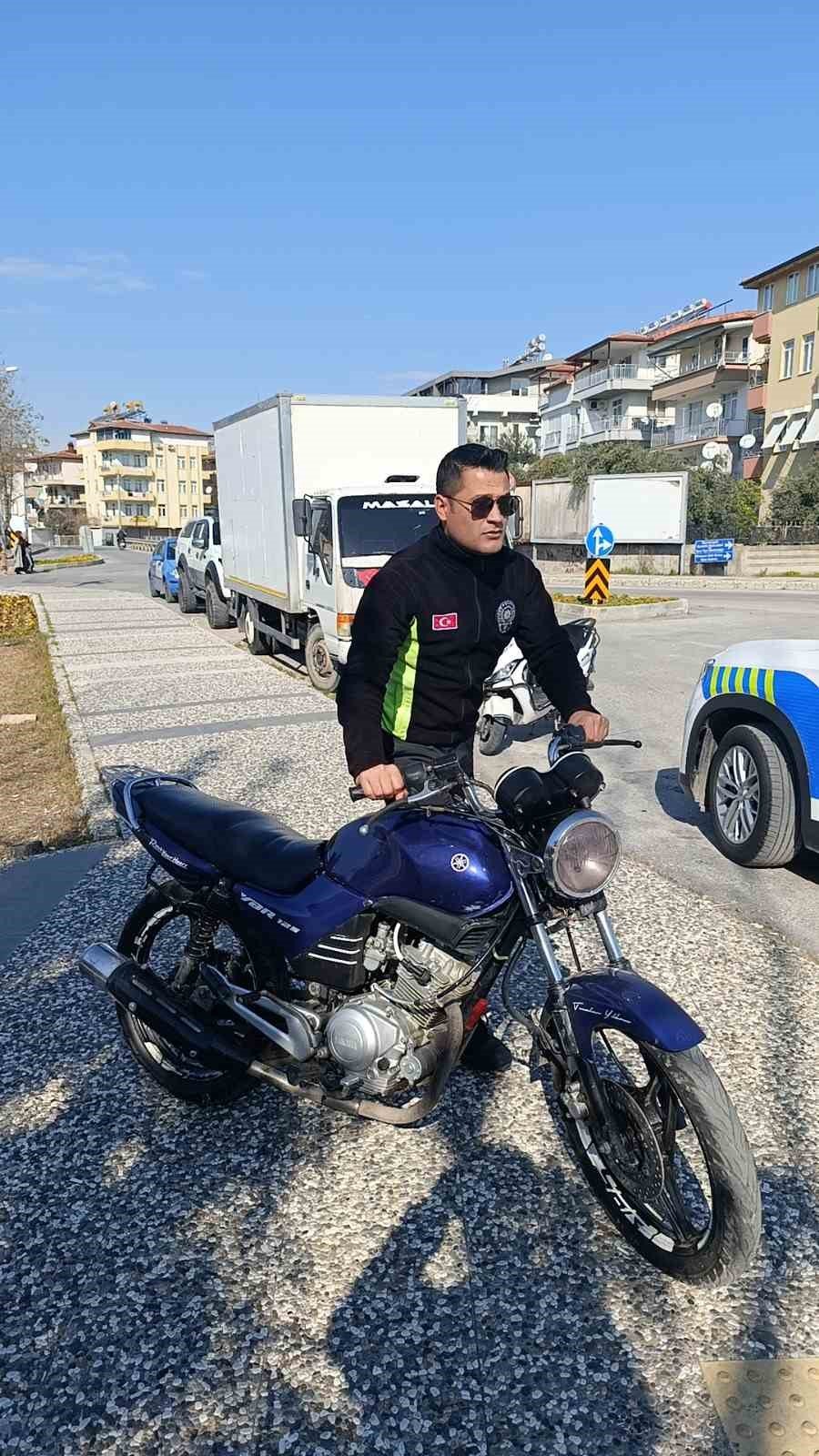 Antalya’da 11 Plakasız Motosiklete 132 Bin 513 Tl Para Cezası