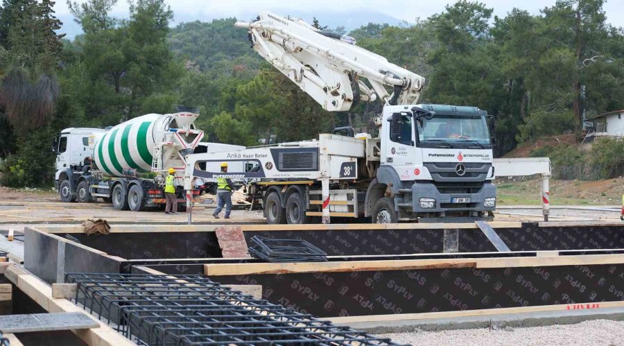 Tekirova Kapalı Pazar Yeri’nin Temeli Atıldı